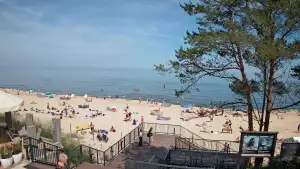 Widok z kamery na plażę w Stegnie to prawdziwa zachęta do wypoczynku.