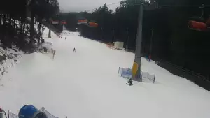 Widok z Kamery trasę narciarską w Karpacz Biały Jar.