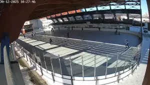 Ujęcie na lodowisko w Pszowie.