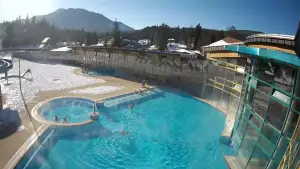 Kamera z widokiem na termy Oravice na Słowacji