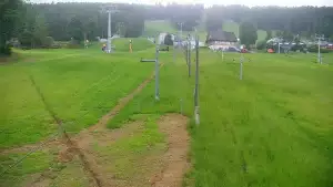 Widok na dolną stację wyciągu w kompleksie Nartorama