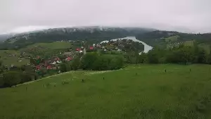 Malowniczy widoczek na Jezioro Solińskie w Bieszczadach.