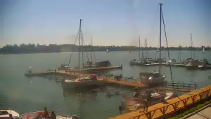 Widok na Jezioro i Marinę w RYNIE - KAMERA LIVE