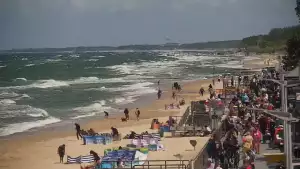 Widok na Promenadę i Plażę w Sarbinowie