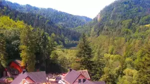 Widok z pienińskiego schroniska Orlica