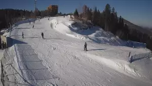 Zdjęcie z kamery na górną stację w ośrodku narciarskim Skolnity ski w Wiśle.