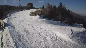 Zdjęcie z kamery na górną stację w ośrodku narciarskim Skolnity ski w Wiśle.
