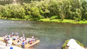 Szczawnica i widok na Dunajec i tratwy flisaków.