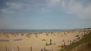 Kamera na plażę w Świnoujściu na żywo przepływające promy.