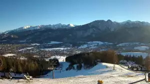 Widok z Kamery na trasy zjazdowe na Polanie Szymoszkowej w Zakopanem