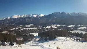 Widok z Kamery na trasy zjazdowe na Polanie Szymoszkowej w Zakopanem