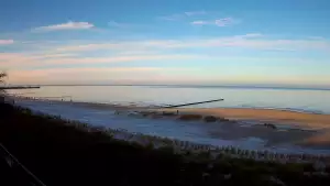 Była kaszubska osada rybacka przynależna niegdyś do kaszteli słupskiej.