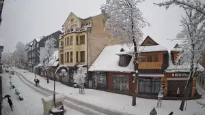 Widok z Kamery na Ulicę Krupówki w Zakopanem na żywo