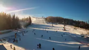 Złoty Groń w Istebnej - widok na trasy zjazdowe online.