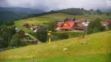 Widok na trasy narciarskie na Słowacji. Online prosto z ośrodka Bachledka