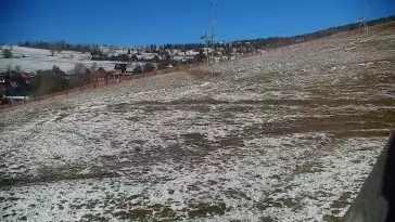 Widok na trasy narciarskie na Słowacji. Online prosto z ośrodka Bachledka