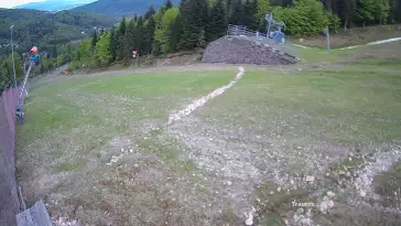 Widok z kamer na trasy narciarskie Beskid Sport Arena w Szczyrku