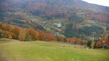 Widok z Kamery górną stację kolei linowej w Beskid Sport Arena.