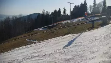 Widok z Kamery górną stację kolei linowej w Beskid Sport Arena.