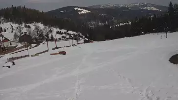 Widok z kamery na stok Biały Krzyż w Szczyrku.