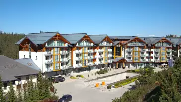 Kamera z widokiem na Hotel Bukovina Resort - luksusowy hotel termy i Spa