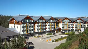 Kamera z widokiem na Hotel Bukovina Resort - luksusowy hotel termy i Spa