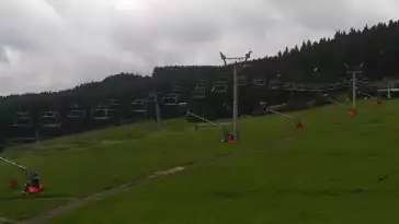 Czarna Góra Resort - widok na trasy zjazdowe oraz wyciąg.