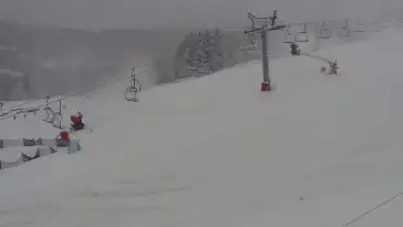 Czarna Góra Resort - widok na trasy zjazdowe oraz wyciąg.