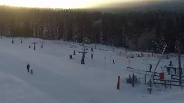 Czarna Góra Resort - widok na trasy zjazdowe oraz wyciąg.