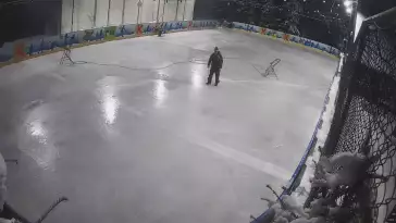 Czarny Groń - widok na lodowisko