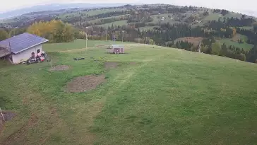 Widok na stację narciarską Czerwienne SKI na Podhalu.