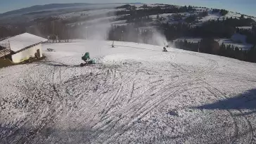 Widok na stację narciarską Czerwienne SKI na Podhalu.