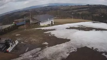 Widok na stację narciarską Czerwienne SKI na Podhalu.