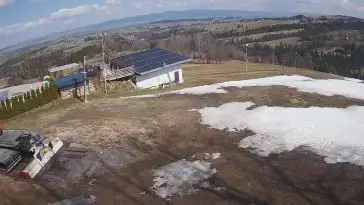 Widok na stację narciarską Czerwienne SKI na Podhalu.