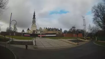 Widok z kamery na Sanktuarium Maryjne i Klasztor Zakonu Paulinów w Częstochowie.