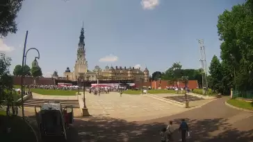 Widok z kamery na Sanktuarium Maryjne i Klasztor Zakonu Paulinów w Częstochowie.