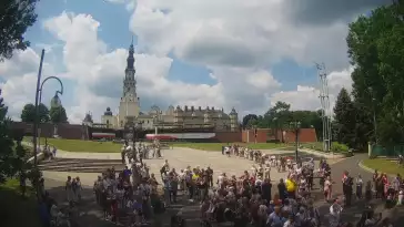 Widok z kamery na Sanktuarium Maryjne i Klasztor Zakonu Paulinów w Częstochowie.