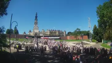 Widok z kamery na Sanktuarium Maryjne i Klasztor Zakonu Paulinów w Częstochowie.