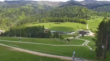Kamera prezentuje panoramę gór z ośrodka narciarskiego Czorsztyn ski - Kluszkowce