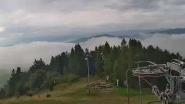 Kamera prezentuje panoramę gór z ośrodka narciarskiego Czorsztyn ski - Kluszkowce