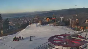 Kamera prezentuje panoramę gór z ośrodka narciarskiego Czorsztyn ski - Kluszkowce