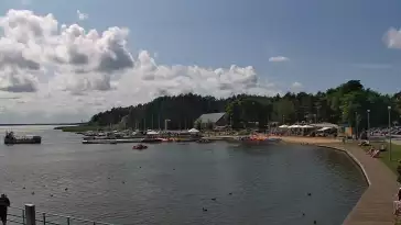 Ujęcie z kamery na promenadę w Dąbkach