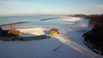 Widok na plażę wschodnią w Darłówku