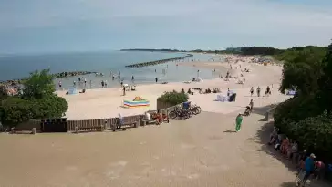 Widok na plażę wschodnią w Darłówku