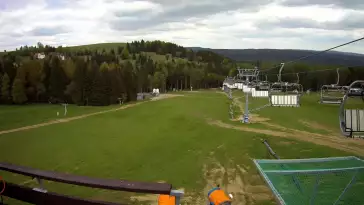 Wyciąg Diament w Kompleksie narciarskim Zieleniec zaprasza na narty.