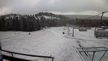 Wyciąg Diament w Kompleksie narciarskim Zieleniec zaprasza na narty.