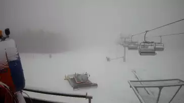 Wyciąg Diament w Kompleksie narciarskim Zieleniec zaprasza na narty.