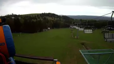 Wyciąg Diament w Kompleksie narciarskim Zieleniec zaprasza na narty.