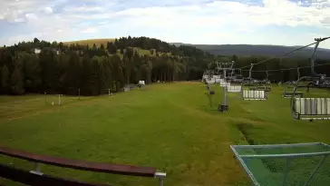 Wyciąg Diament w Kompleksie narciarskim Zieleniec zaprasza na narty.