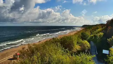 Plaża w Dziwnowie oglądaj w sezonie letnim.